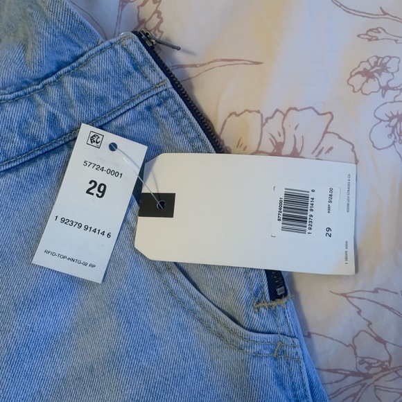 NEW!! Levis Premium Denim Overalls - size 29 light denim - Picture 9 of 15